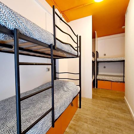 Arc House Gracia Hostel Barcelona Exterior photo