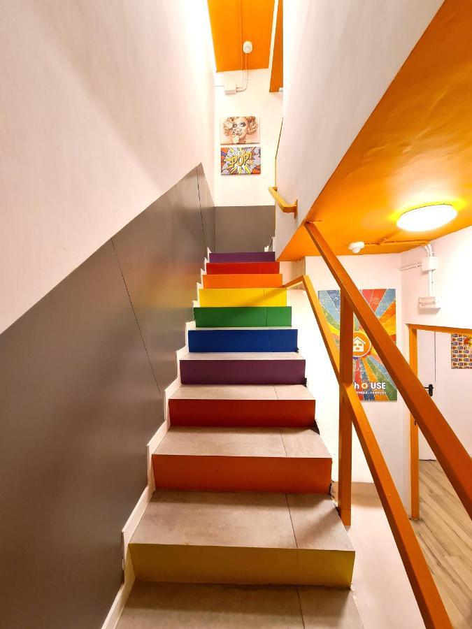 Arc House Gracia Hostel Barcelona Exterior photo