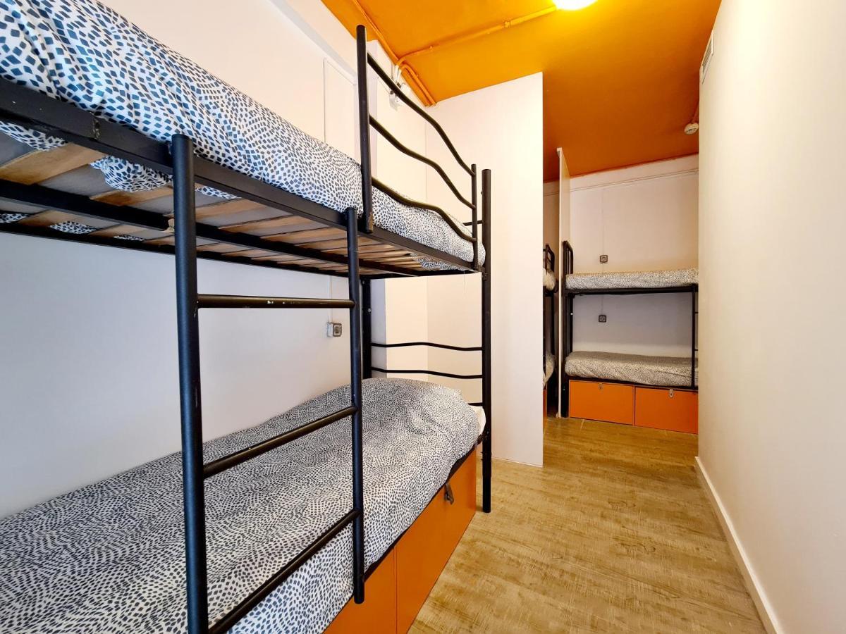 Arc House Gracia Hostel Barcelona Exterior photo