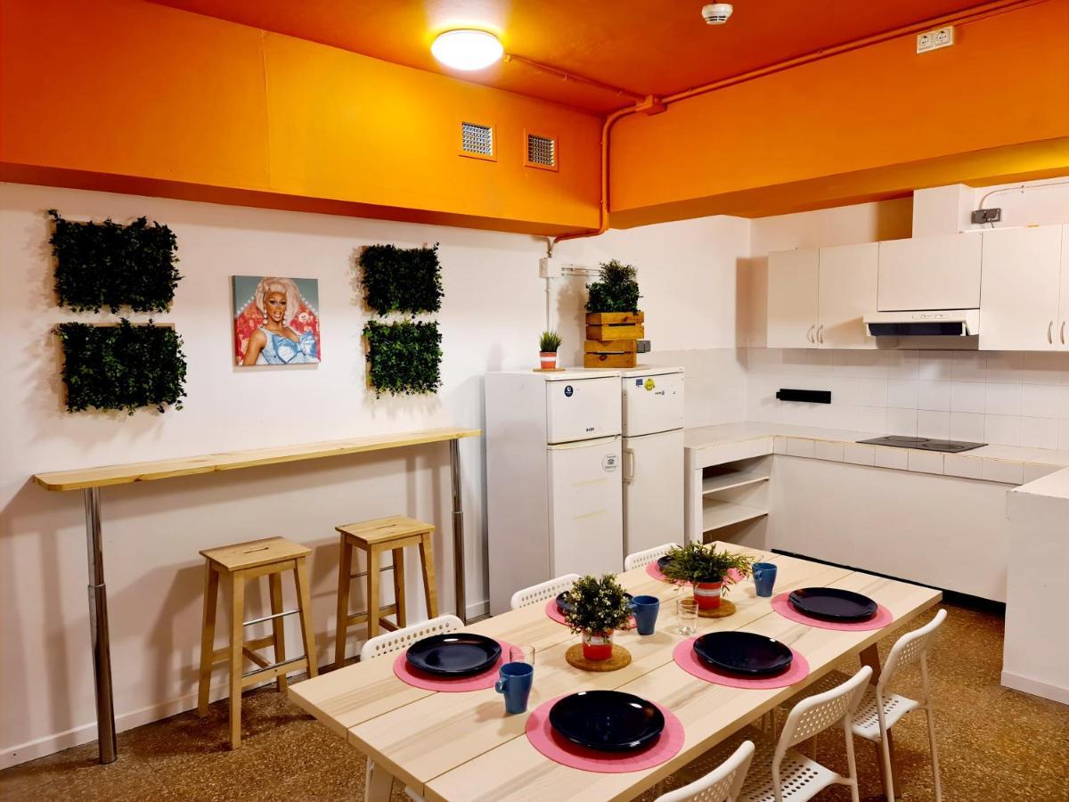Arc House Gracia Hostel Barcelona Exterior photo