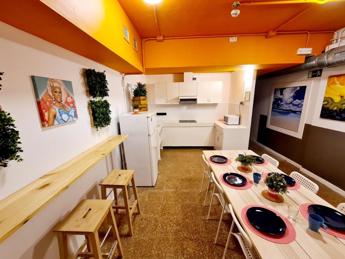Arc House Gracia Hostel Barcelona Exterior photo