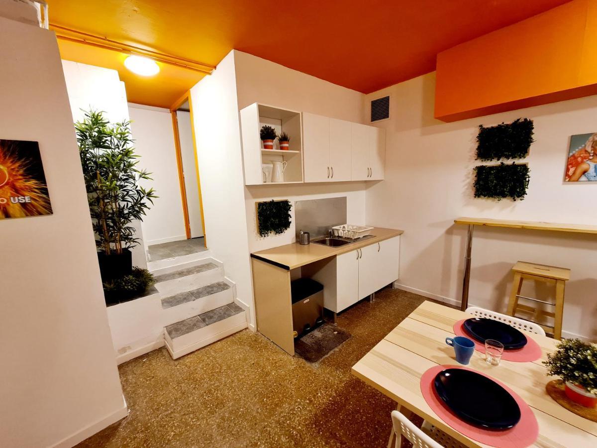 Arc House Gracia Hostel Barcelona Exterior photo