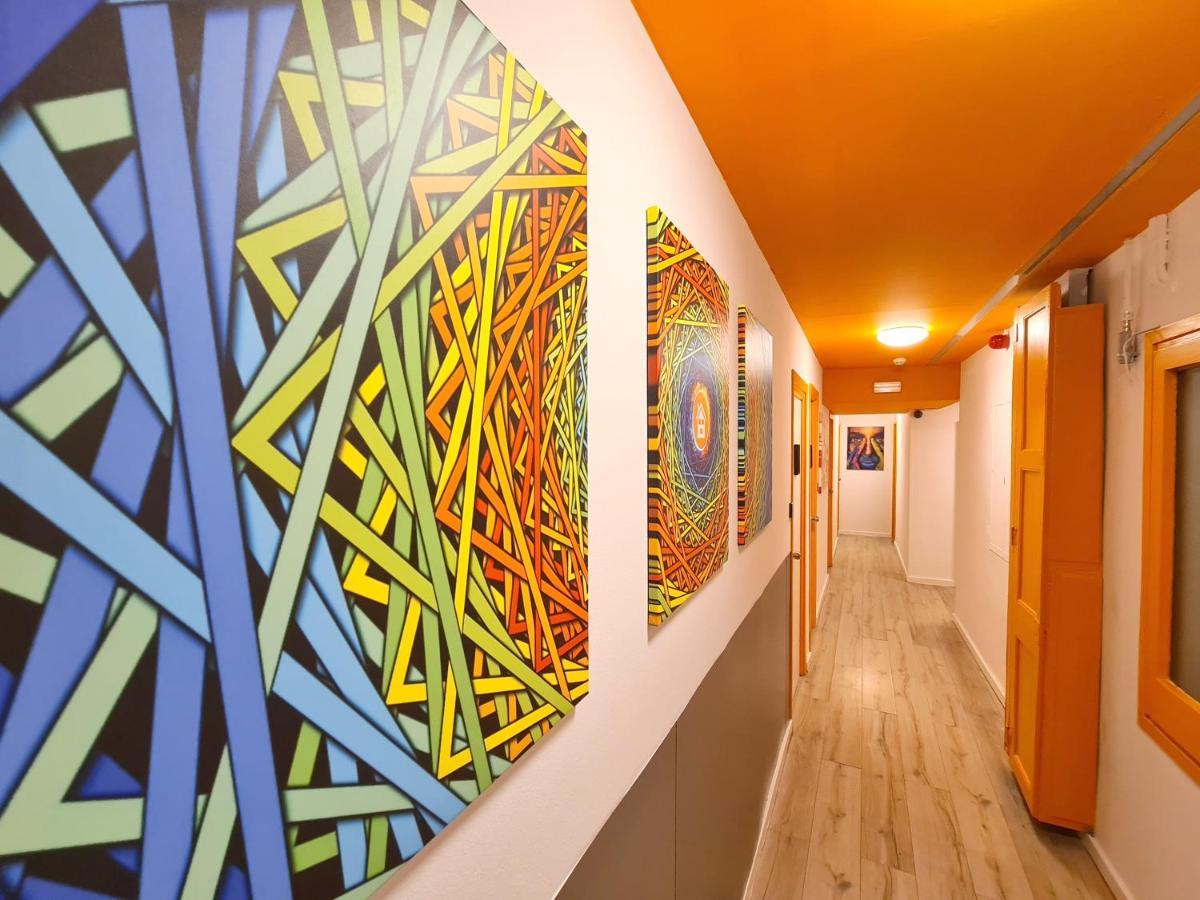 Arc House Gracia Hostel Barcelona Exterior photo
