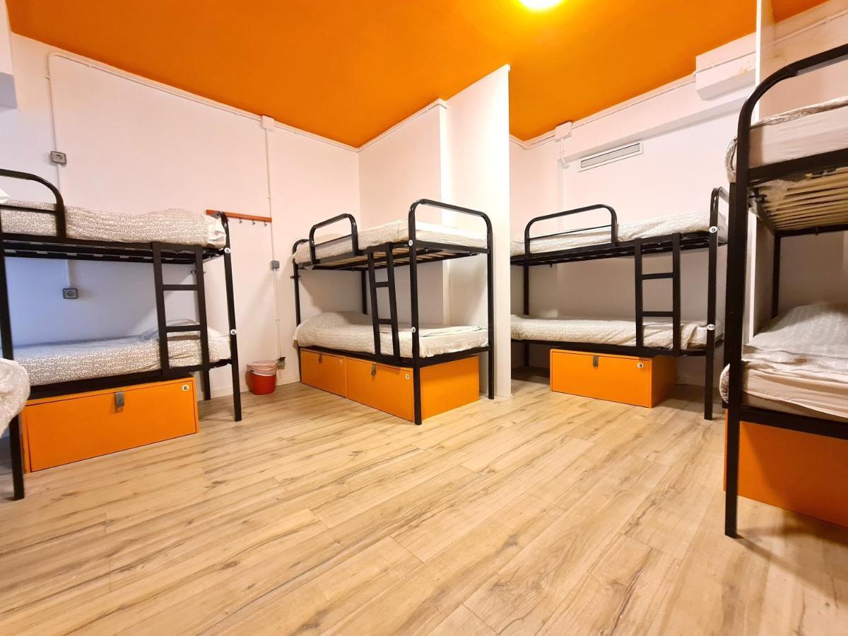 Arc House Gracia Hostel Barcelona Exterior photo