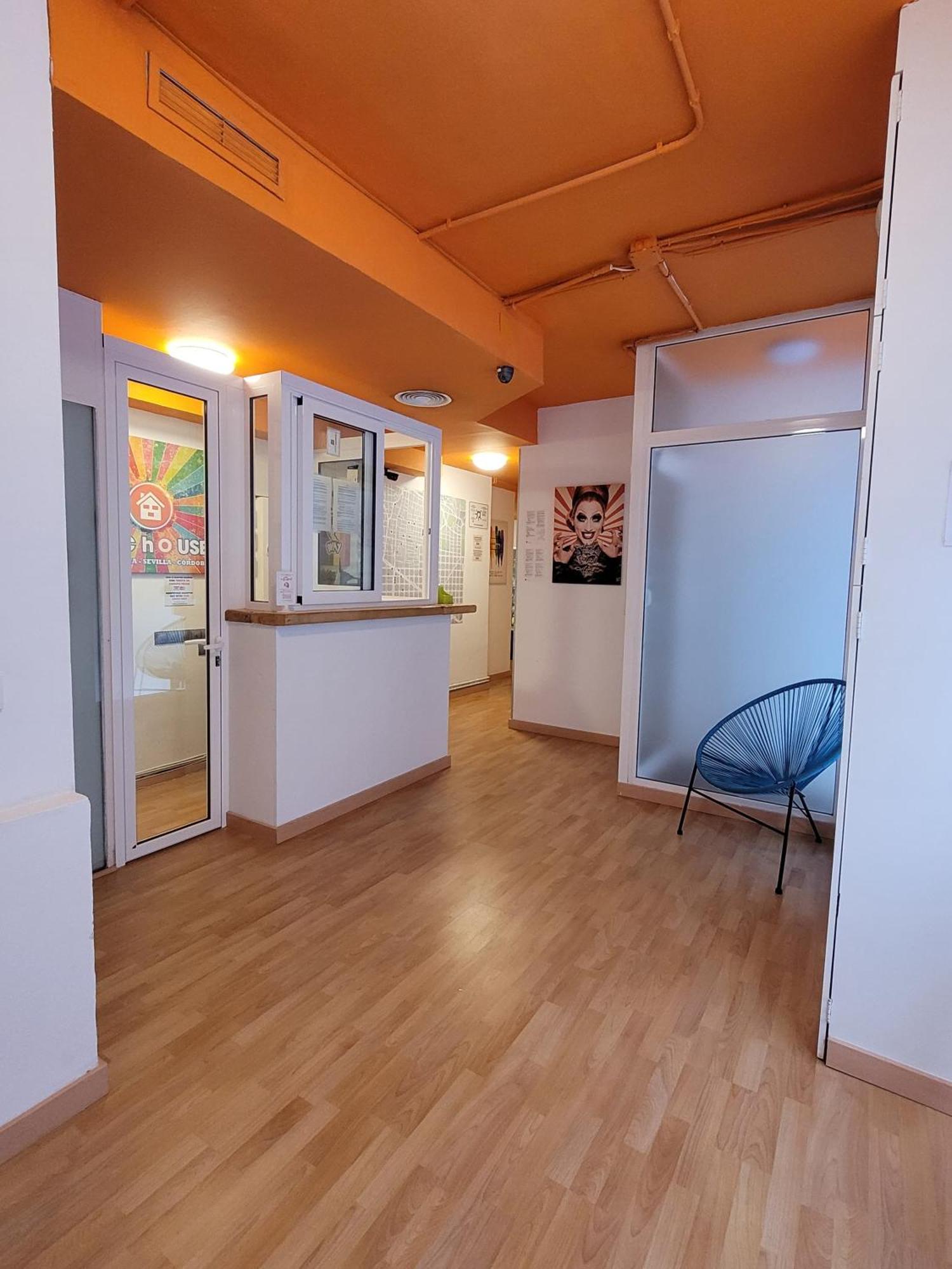 Arc House Gracia Hostel Barcelona Exterior photo