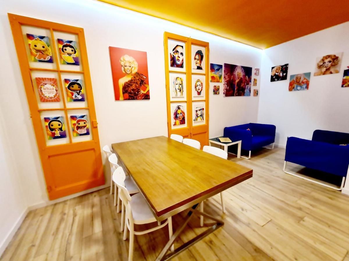 Arc House Gracia Hostel Barcelona Exterior photo